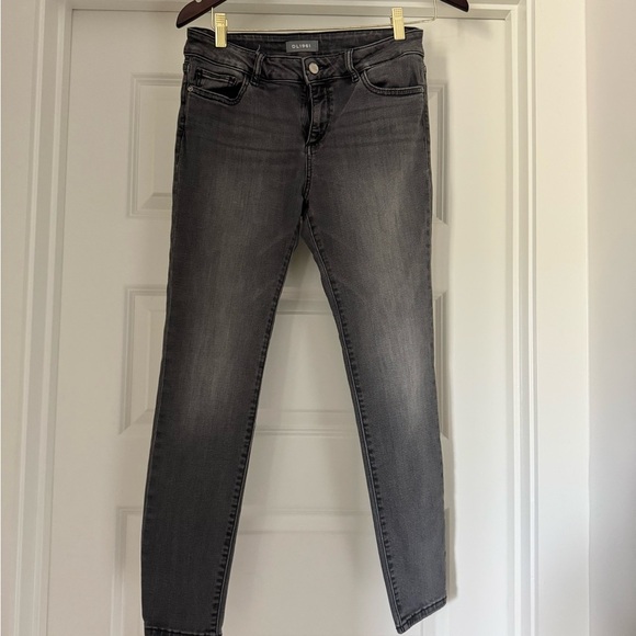 DL1961 Jeans - Picture 1 of 3